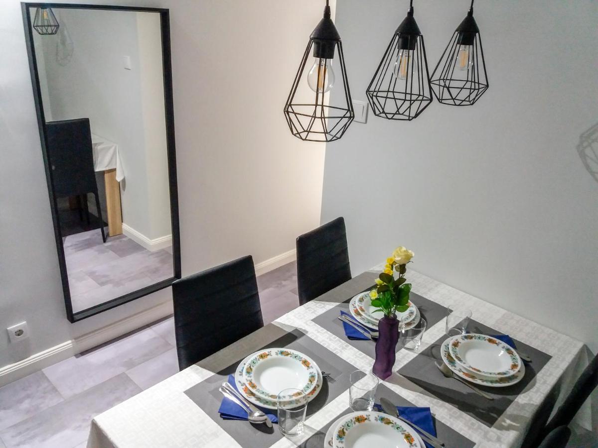 Aweshome City Apartment - 3 Bedrooms And Free Parking Дебрецен Екстер'єр фото