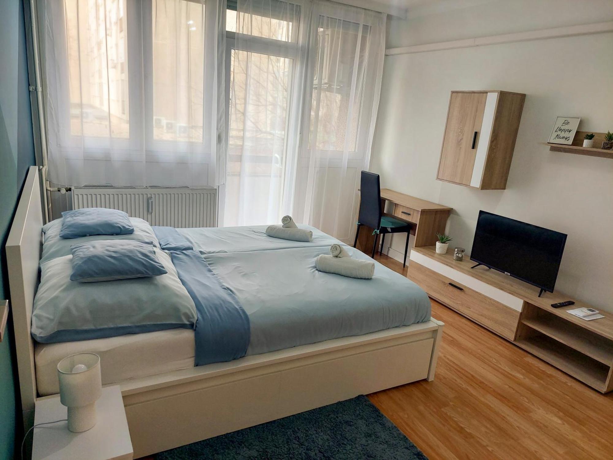 Aweshome City Apartment - 3 Bedrooms And Free Parking Дебрецен Екстер'єр фото