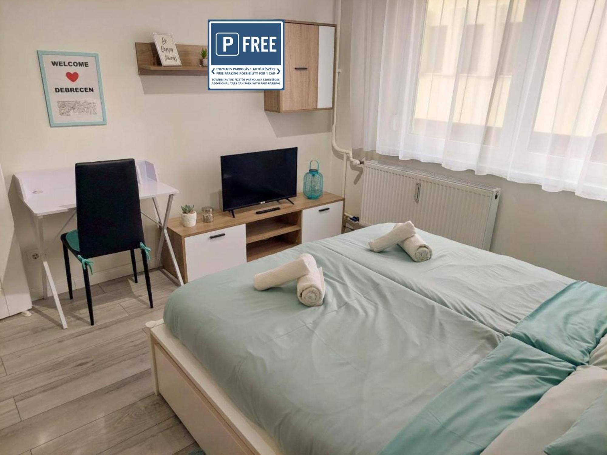 Aweshome City Apartment - 3 Bedrooms And Free Parking Дебрецен Екстер'єр фото